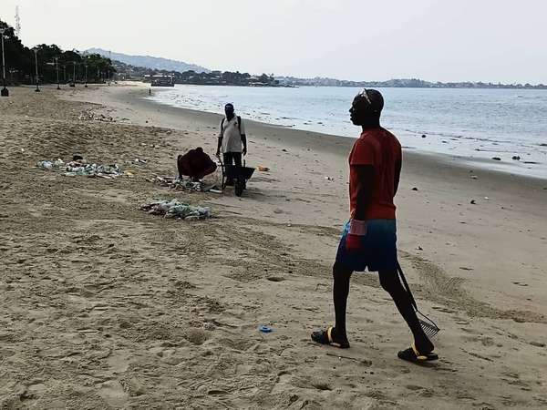 YSI field cleanup activity at Lumley Beach in Freetown